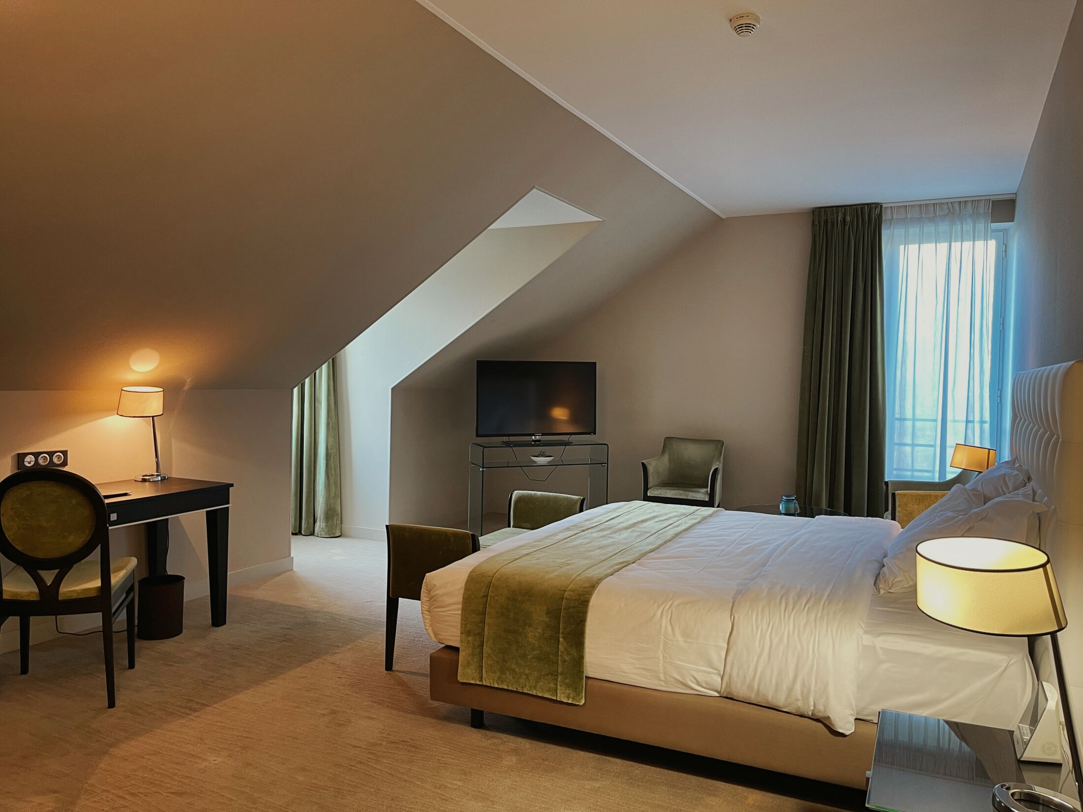 Chambres & Suites • Amicitia Hôtel & Restaurant à l'Isle Adam